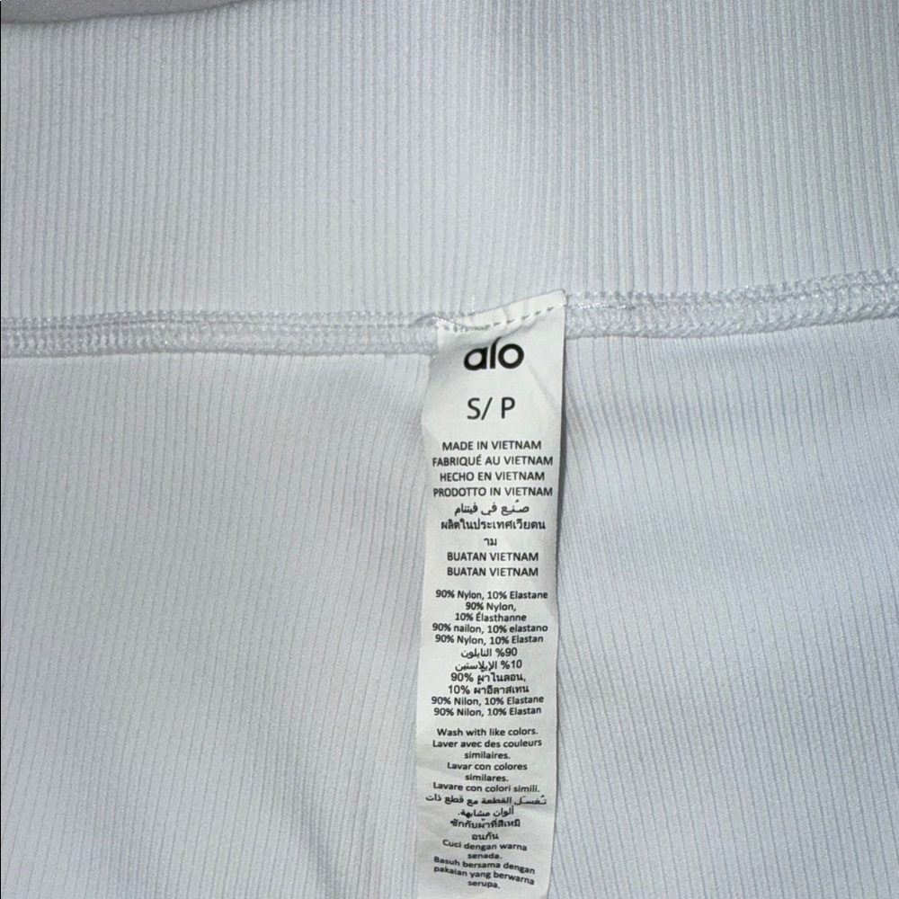 ALO Yoga Women's White Bike Shorts - Picture 3 of 5